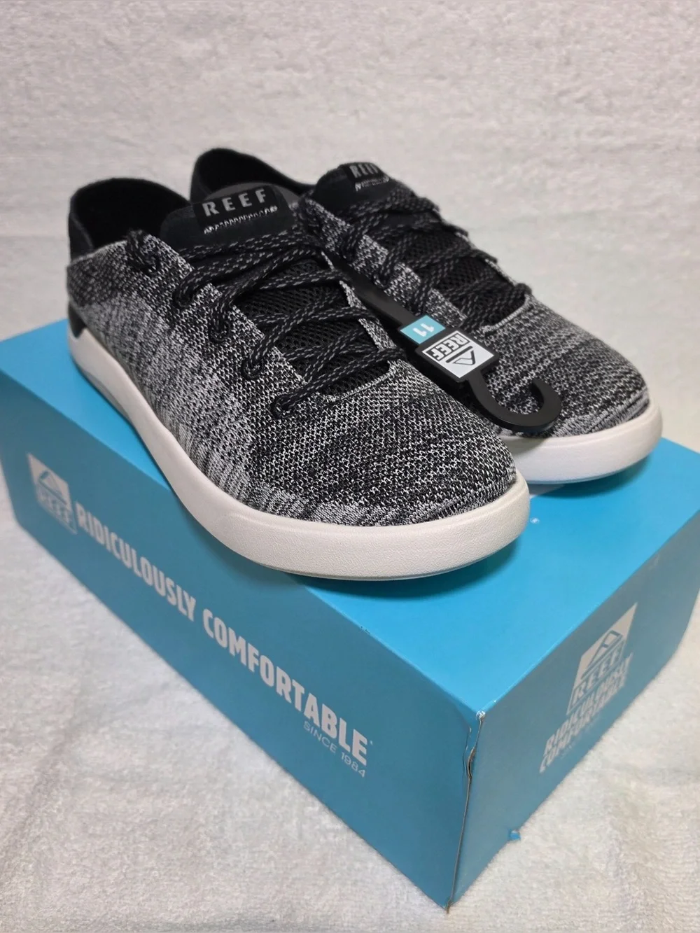 REEF Swellsole Neptune Men's Size 11 Gray Black Knit Lace-Up Sneakers New Box